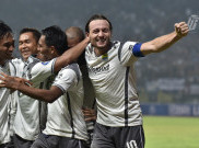 Persib Dibantai Borneo FC, Robert Alberts Beberkan Alasan hingga Marc Klok Malu