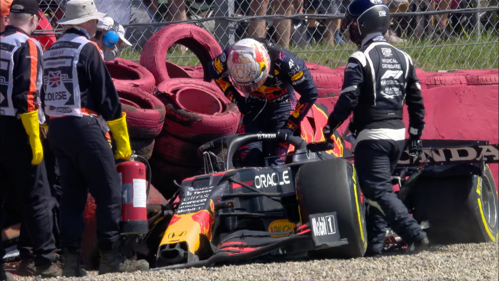 Verstappen Anggap Hamilton Tak Sportif