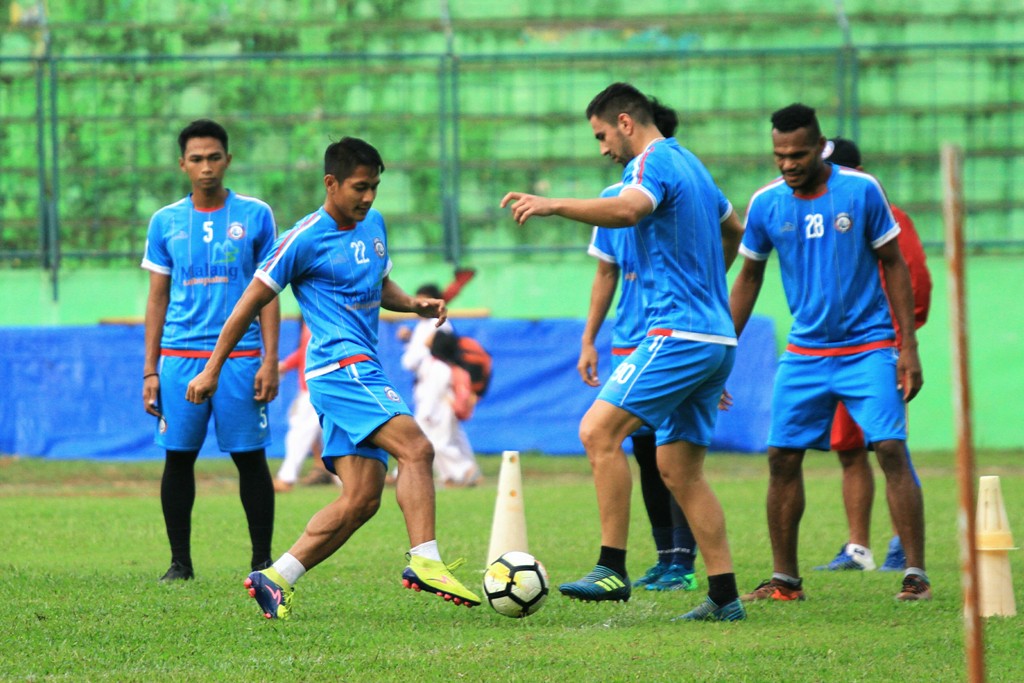 Dua Penggawa Arema FC Tak Mau Pikirkan Isu Pencoretan