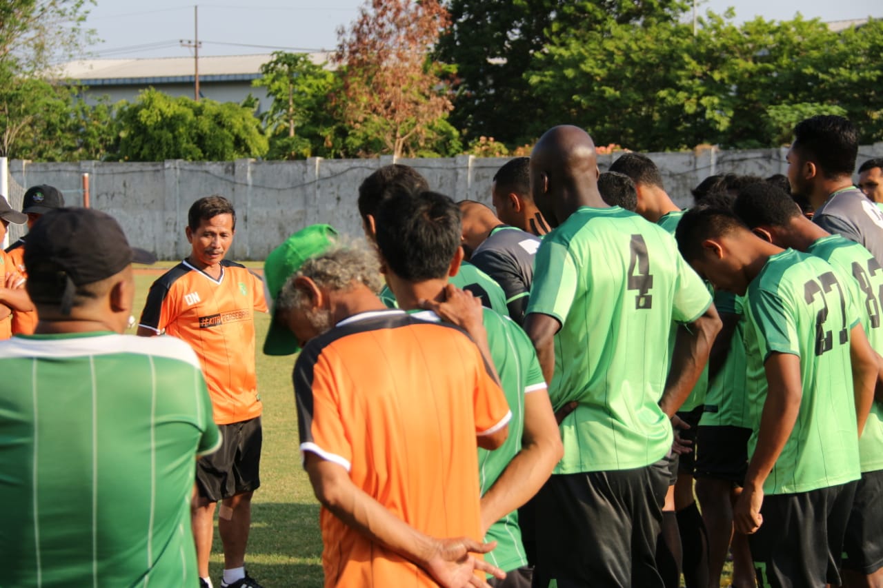 Otavio Dutra dan Robertino Pugliara Cedera, Djanur Terheran-heran