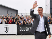 Tak Hadir di Gala FIFA, Cristiano Ronaldo Pilih Bersantai di Rumah