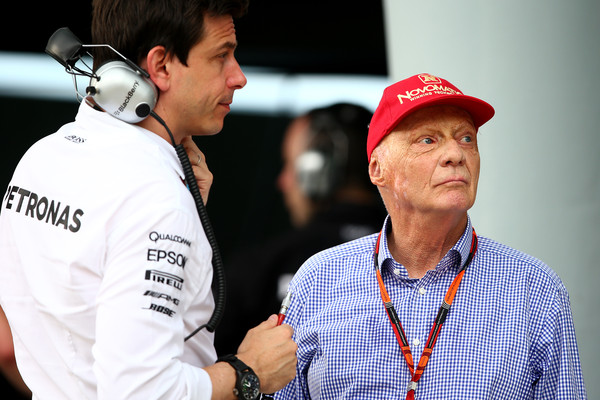 Titel Juara Dunia Konstruktor Keenam Milik Mercedes untuk Mendiang Niki Lauda
