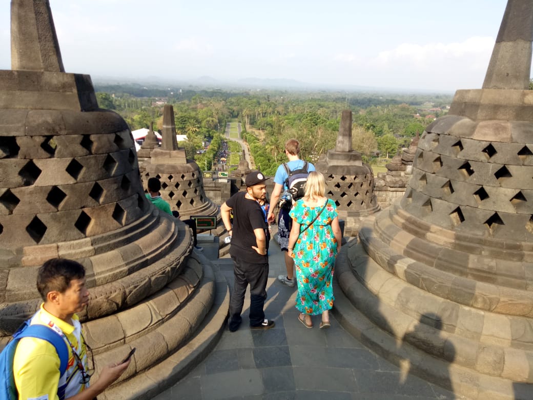 Kontingen ASEAN Schools Games 2019 Nikmati Pesona Borobudur di Hari Penutupan
