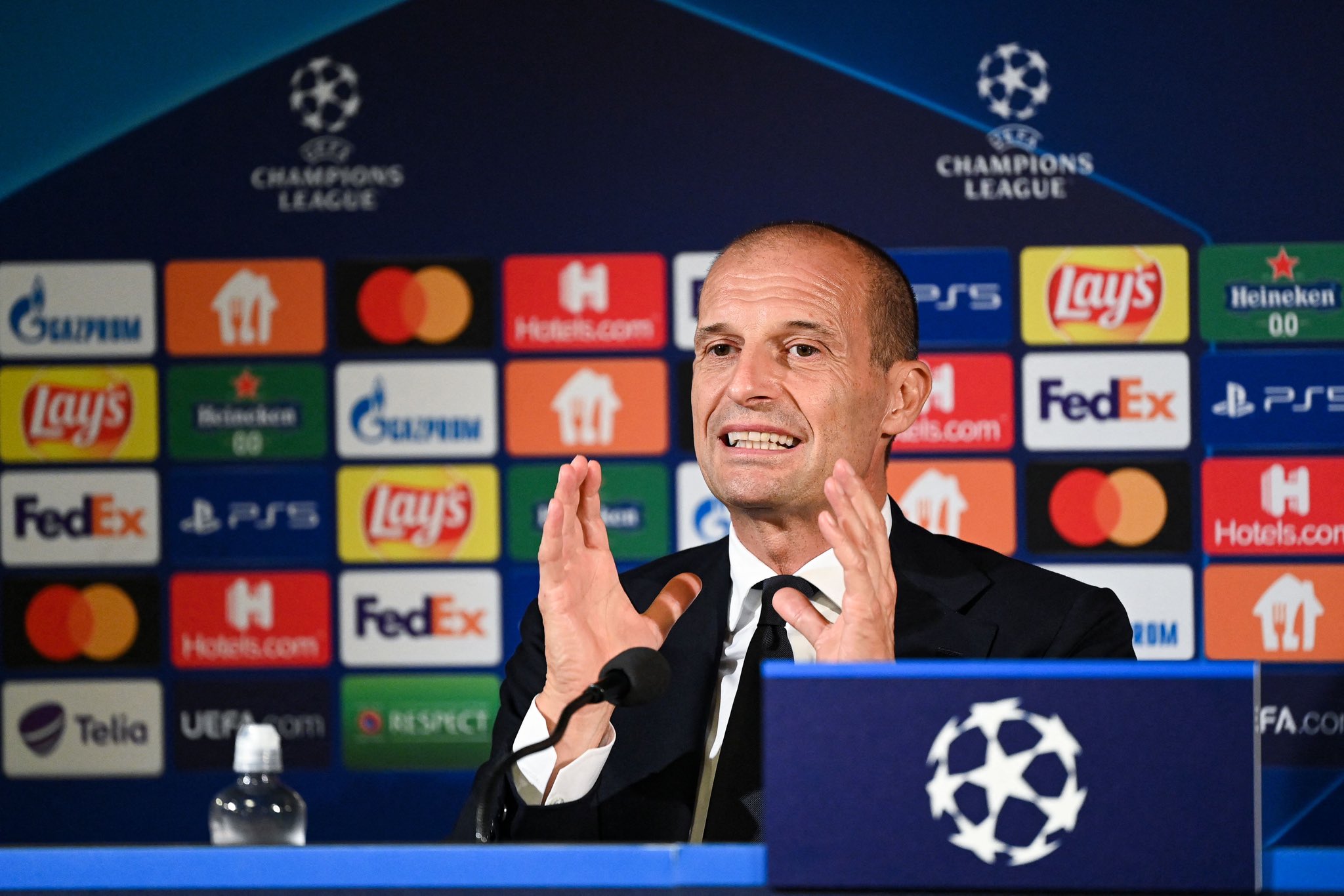Sempat Diisukan Ingin Ganti Allegri dengan Conte, Nedved Beri Bantahan