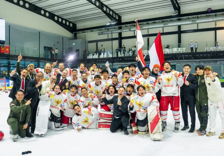 Catat Sejarah Baru, Timnas Hoki Es Indonesia Menang Emas di Final Sea Games 2025!