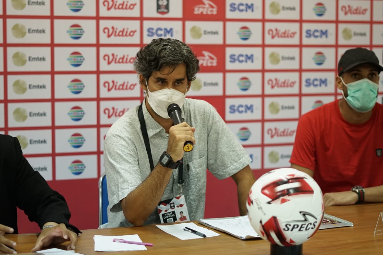 Teco Puas dengan Penampilan Hariono Melawan Mantan Timnya Persib