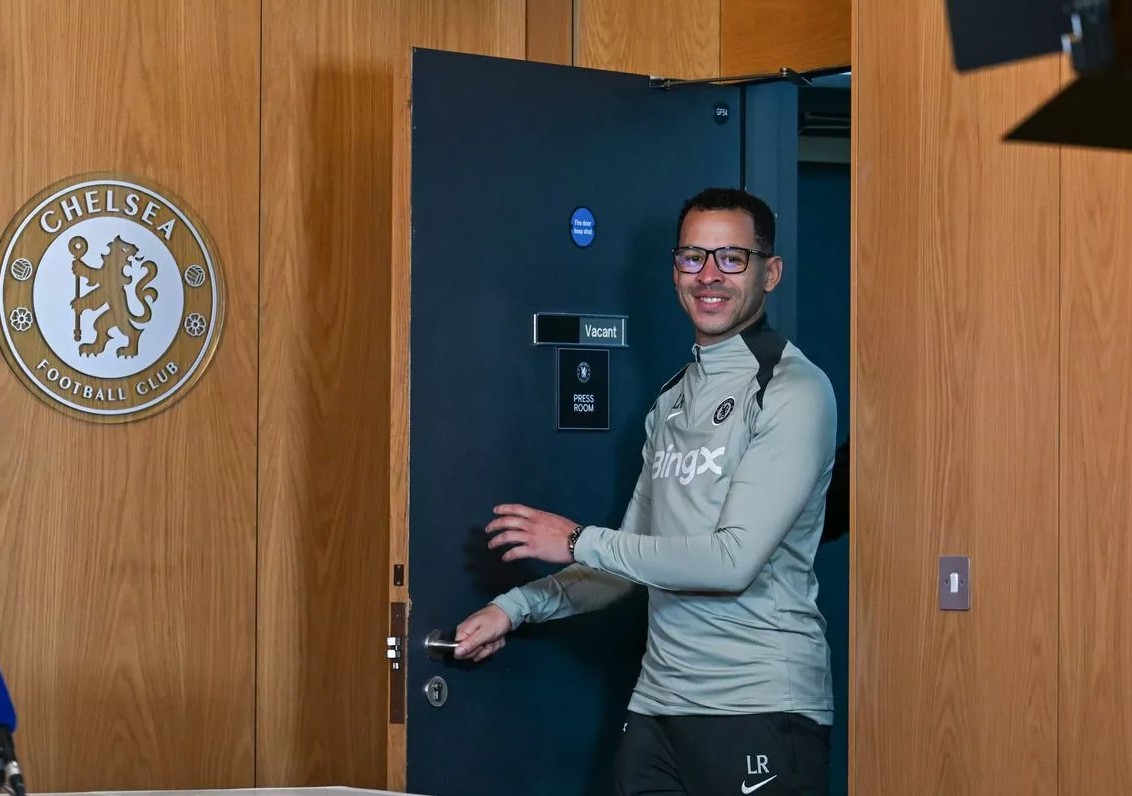 Ketika Pelatih Baru Chelsea Liam Rosenior Ciptakan Momen ala Jose Mourinho