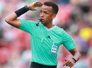 Ditolak Masuk Amerika Serikat, Omar Artan Cetak Sejarah Jadi Wasit Afrika Pertama yang Pimpin Piala Super Eropa