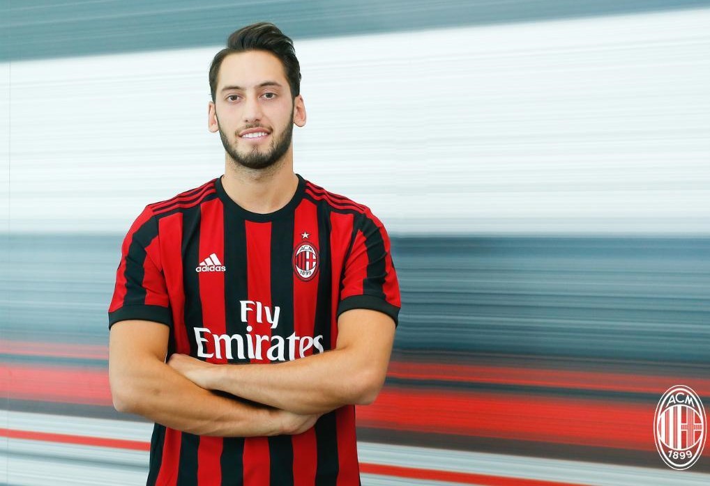 Atletico Madrid Tantang Inter dan Juventus Berburu Calhanoglu