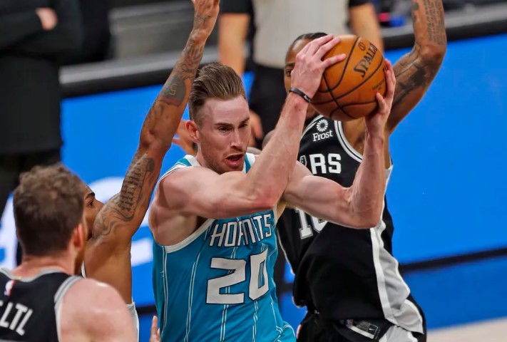 Tanpa LaMelo Ball, Hornets Mampu Taklukkan Spurs