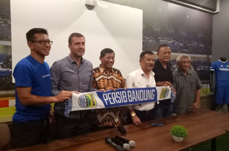 Dejan Miljanic Santer Bantu Miljan Radovic di Persib Bandung