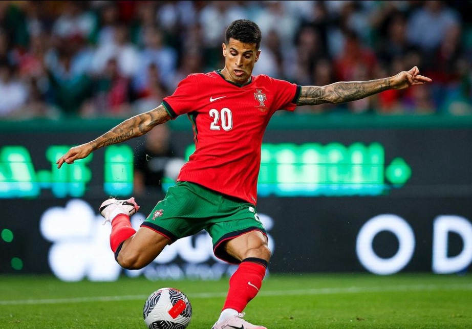 Batal ke Barcelona, Joao Cancelo Jadi Incaran Klub Arab Saudi