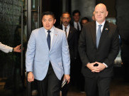 Momen Keakraban Presiden Gianni dengan Seskab Teddy, Sinyal Kolaborasi Indonesia dengan FIFA Makin Kuat