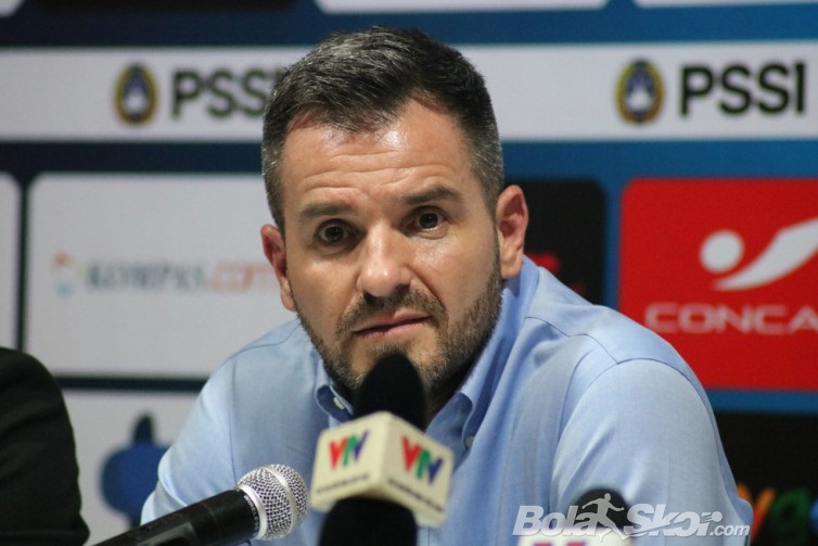 Simon McMenemy Sebut Park Hang-seo Lebih Beruntung Menjadi Pelatih Timnas Vietnam