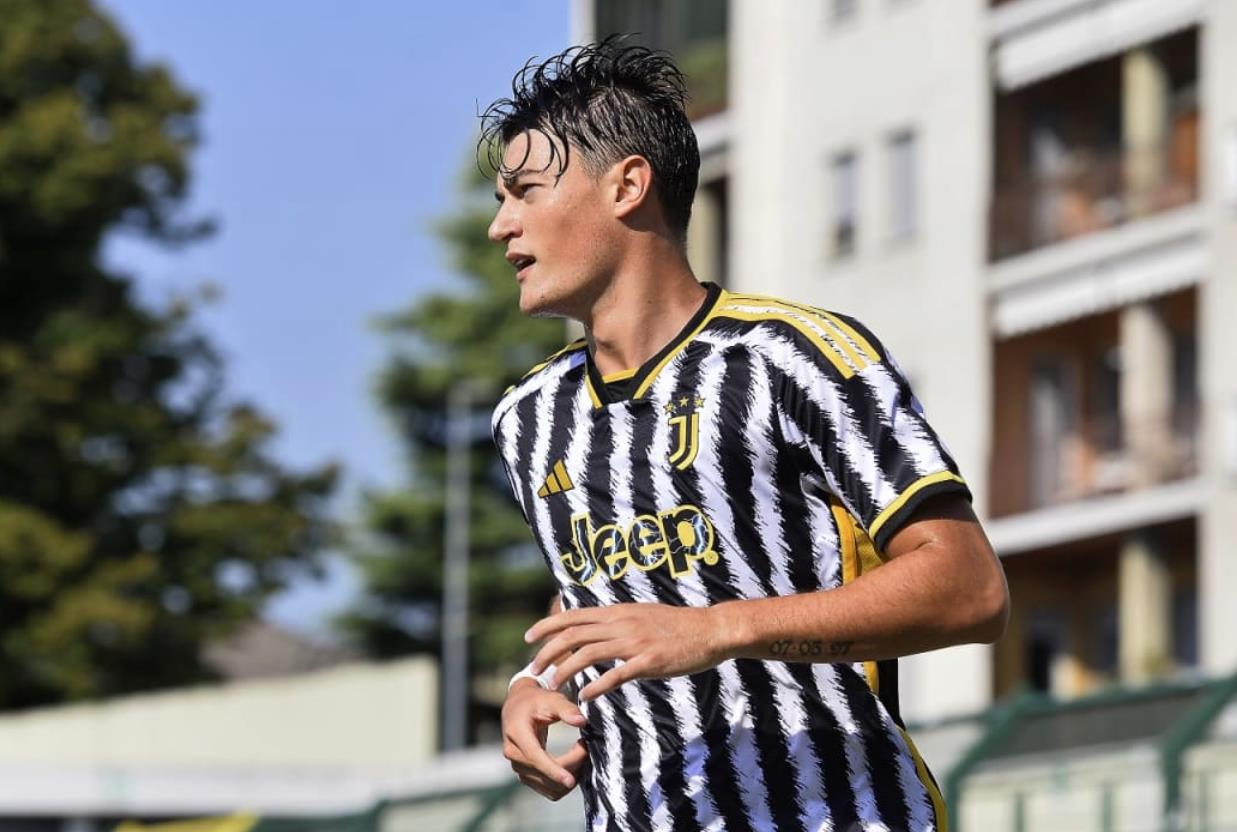 Tanpa Dusan Vlahovic, Juventus Punya Striker Jangkung Berusia 20 Tahun