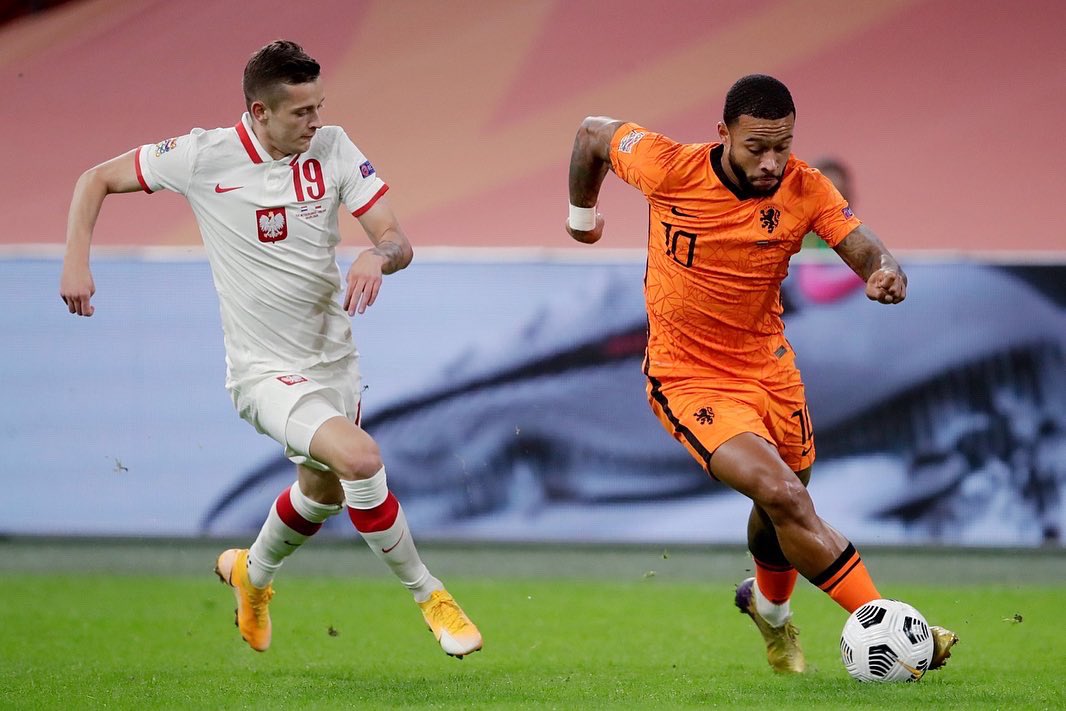 Barcelona Korbankan Samuel Umtiti dalam Kesepakatan Memphis Depay