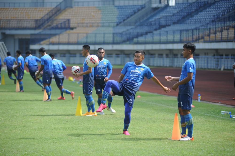 Putuskan Bertahan di Persib, Erwin Ramdani Beberkan Alasan Utama