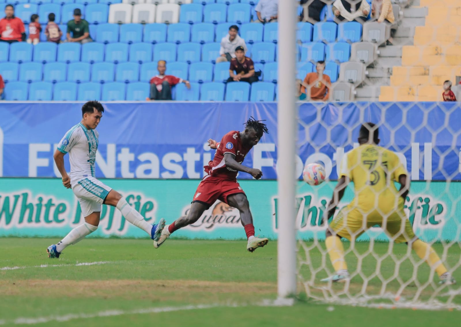 Jadwal Siaran Langsung dan Link Live Streaming PSM Makassar Vs Persebaya Surabaya Hari Ini Jumat 7 Maret 2025