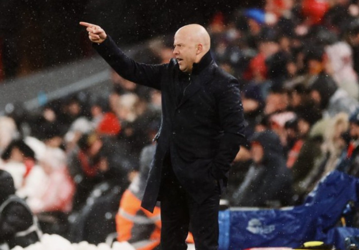 Bicara Soal Pertarungan Titel Premier League Liverpool, Arne Slot Respons Komentar Michael Owen