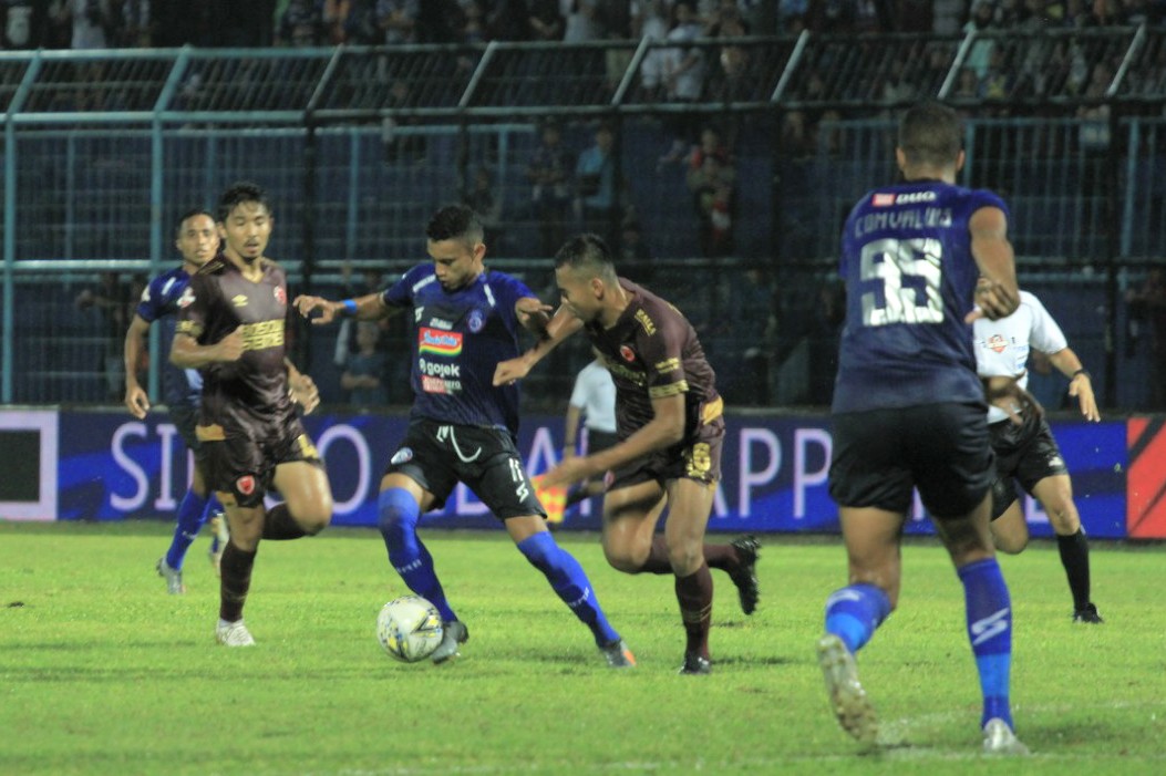 Arema FC Lega Putus Rekor Buruk Lawan PSM Makassar