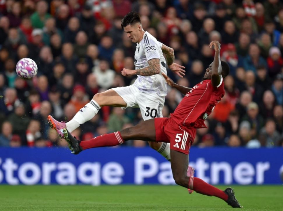 Alasan Mengapa Benjamin Sesko Tak Menjadi Starter saat Melawan Liverpool di Anfield