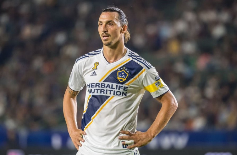 Negosiasi dengan AC Milan, Ibrahimovic Minta Gaji Rp46,6 Miliar untuk Setengah Musim