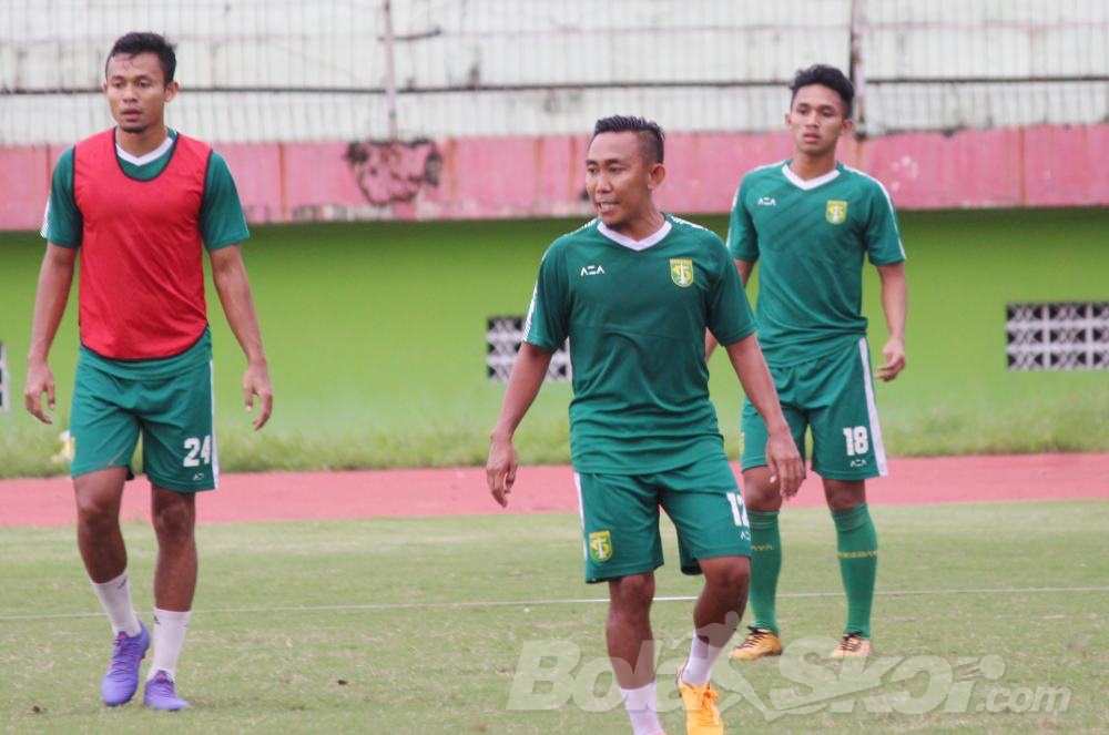 Gelandang Gaek Persebaya Surabaya Akui Kondisi Fisik Menurun