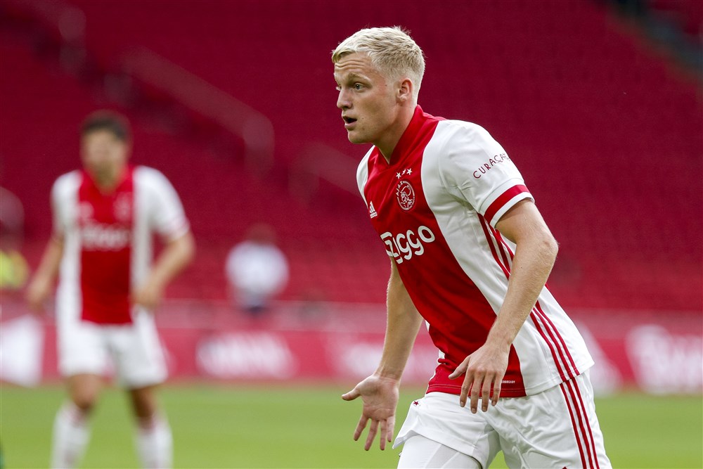 Minggirkan Jadon Sancho dan Jack Grealish, Manchester United Utamakan Donny van de Beek