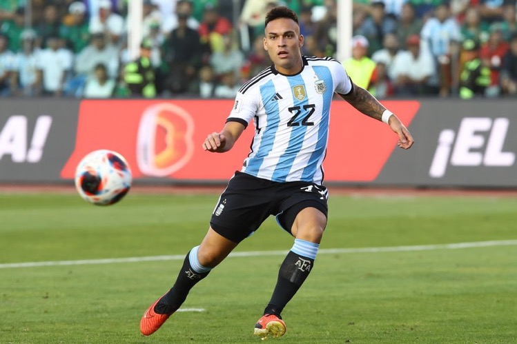 Berbeda dengan Skriniar yang Penuh Kepalsuan, Lautaro Akan Bertahan di Inter