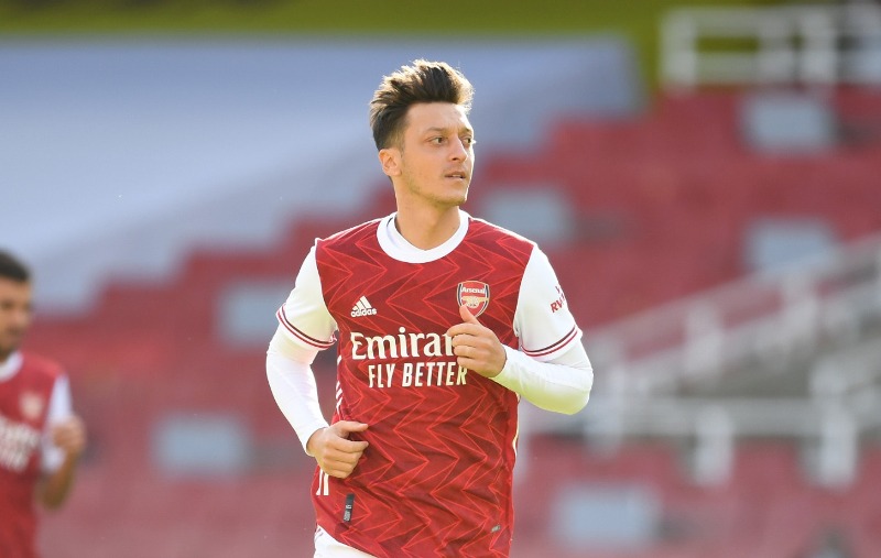 Evolusi Taktik Sepak Bola Ikut Berperan Bunuh Karier Mesut Ozil