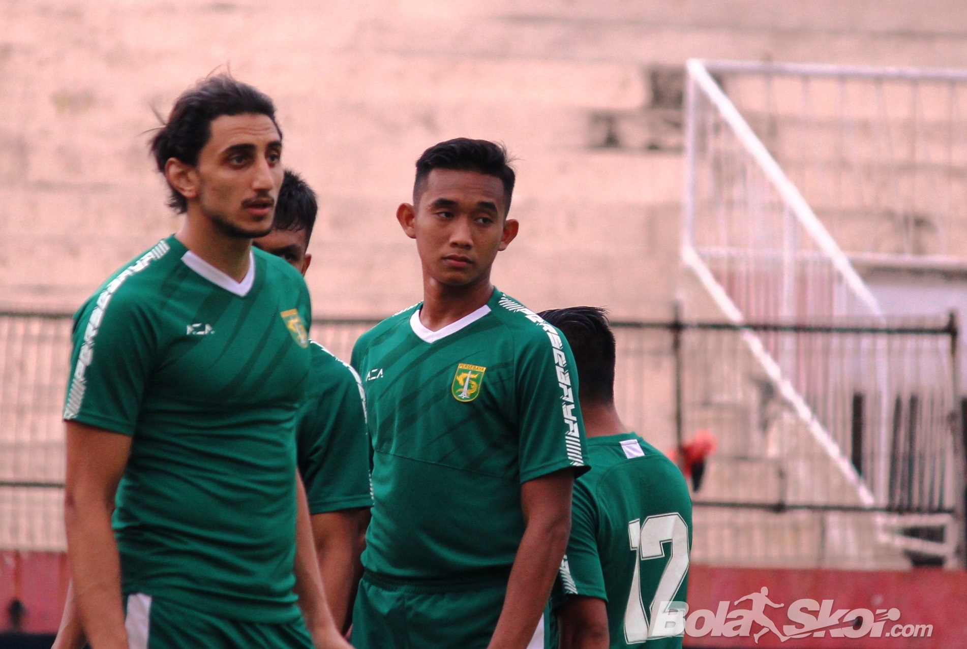 Cegah Virus Corona, Panpel Persebaya Lakukan Penyemprotan Disinfektan saat Jamu Persipura