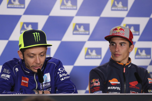 Analogi Persaingan Marc Marquez-Valentino Rossi dengan Lionel Messi-Cristiano Ronaldo