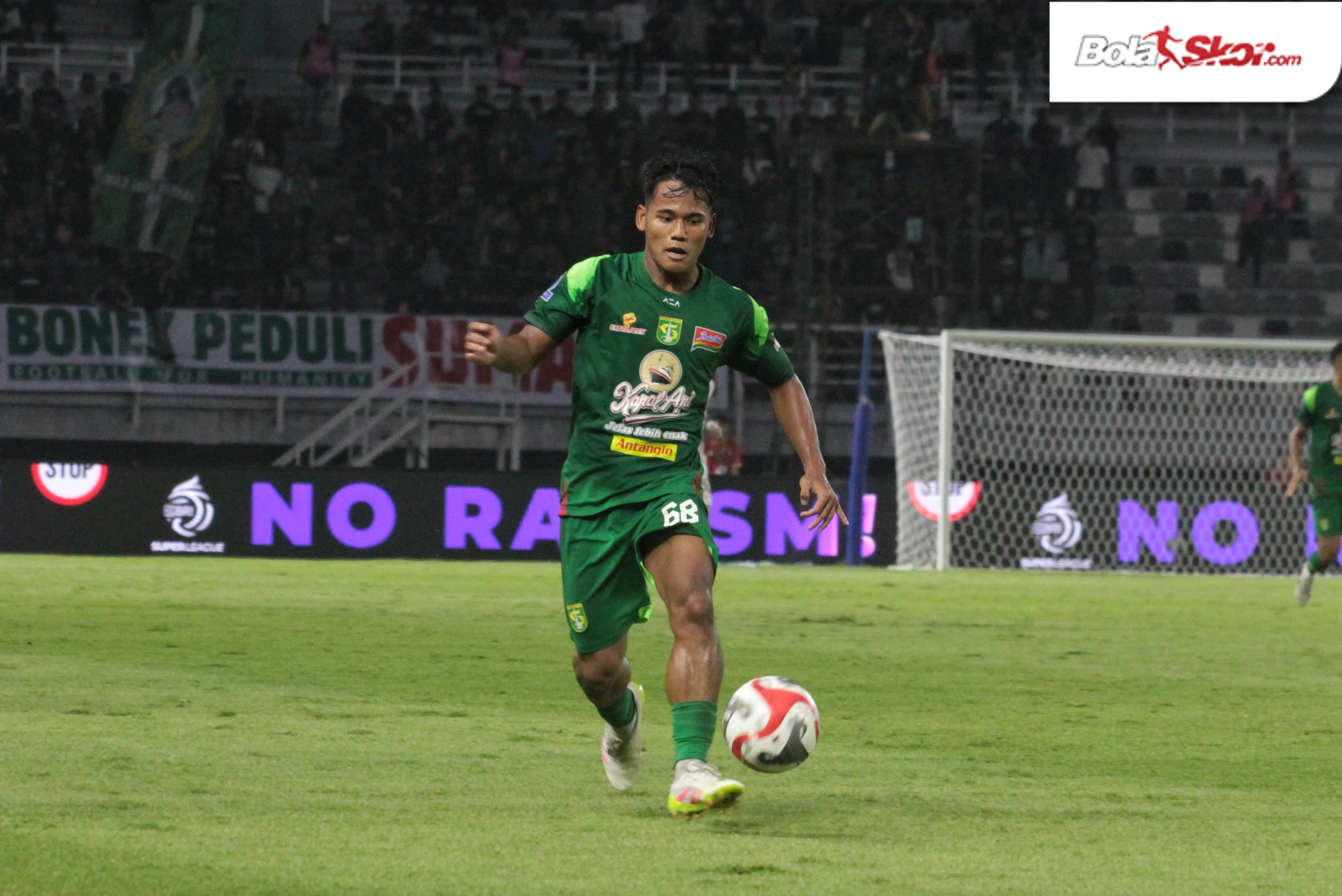 Eksperimen Bernardo Tavares Terhadap Toni Firmansyah Jadi Kunci Sukses Persebaya Redam Persib