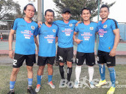 Reuni Kecil Dua Anggota Skuat Juara Arema pada Pertandingan Amal Jurnalis