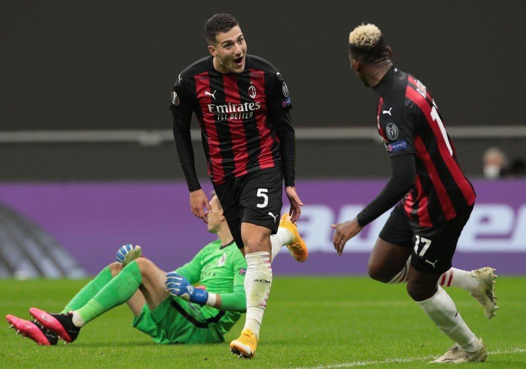 Simbiosis Mutualisme AC Milan dengan Manchester United