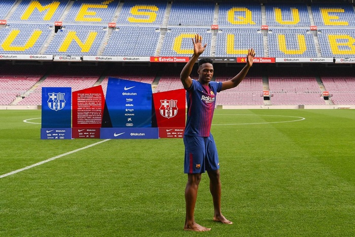 Ini Alasan Mina Tanpa Alas Kaki Saat Menginjak Rumput Camp Nou
