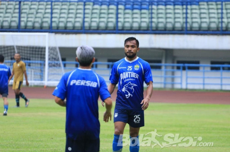 Alasan Pelatih Persib Bandung Uji Pemain Lokal dalam Waktu Penuh