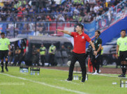 Kalah dari Persib di Laga Debut, Javier Roca Akui Posisinya di Arema FC Jadi Panas