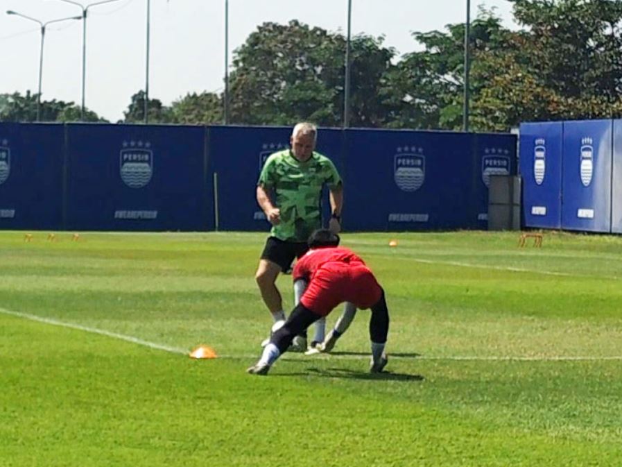 Alasan Mengapa Persib Butuh Kiper Tambahan