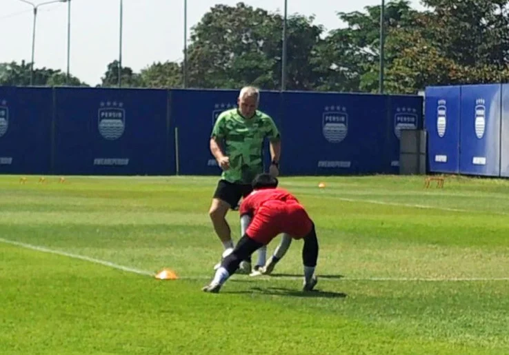 Alasan Mengapa Persib Butuh Kiper Tambahan