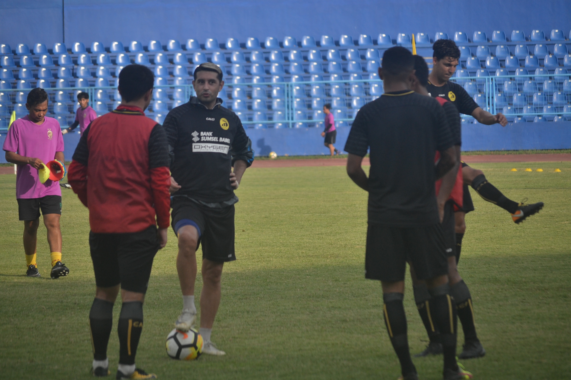 Tim SAR Sriwijaya FC Yakin Partai Kontra PS TIRA Final Degradasi