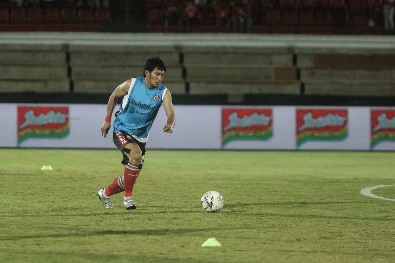 Mahyadi Panggabean Jadi Idola bagi Bek Bali United Michael Orah