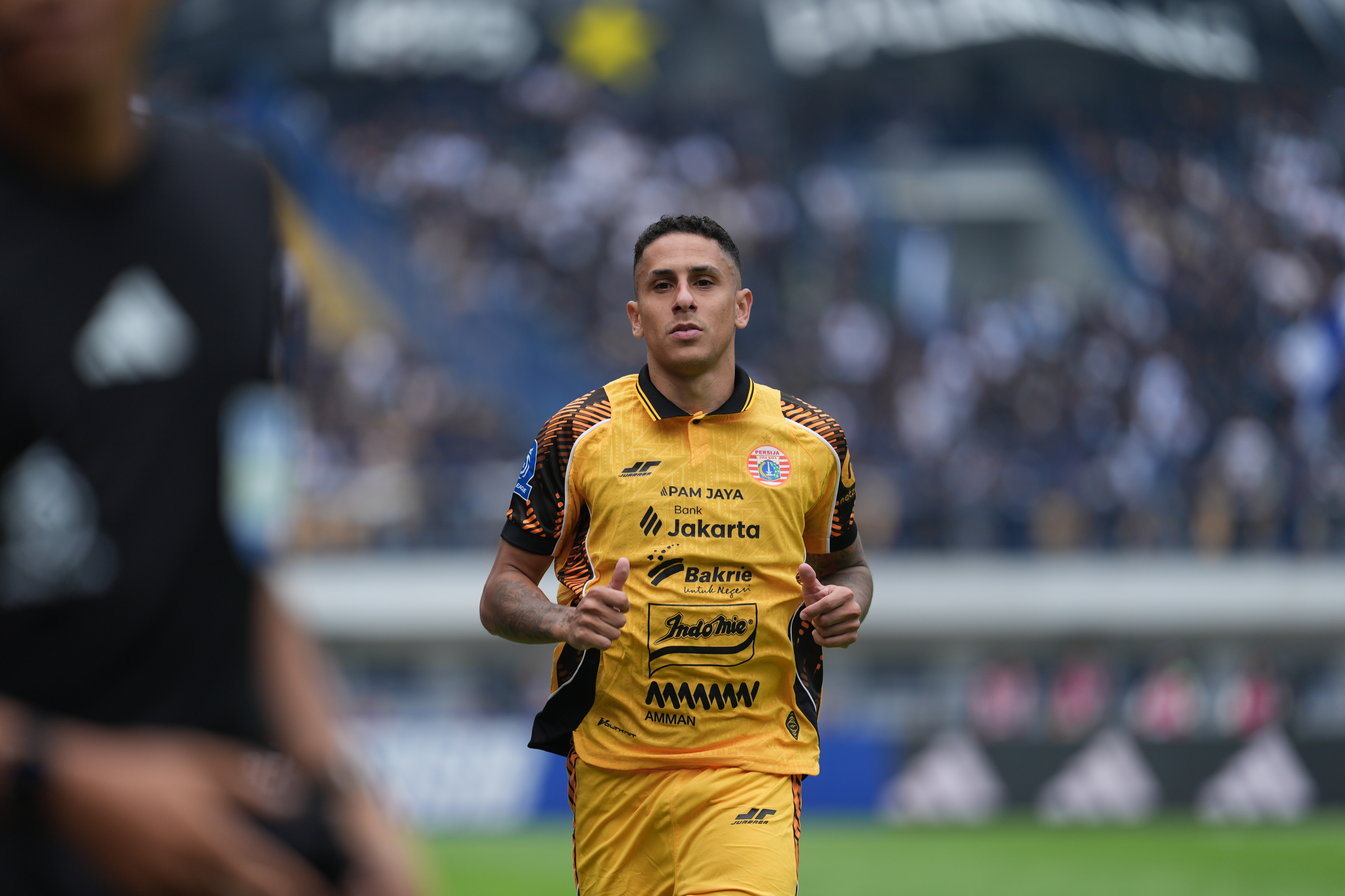 Persija Kalah dari Persib Akibat Dua Kesalahan Individu