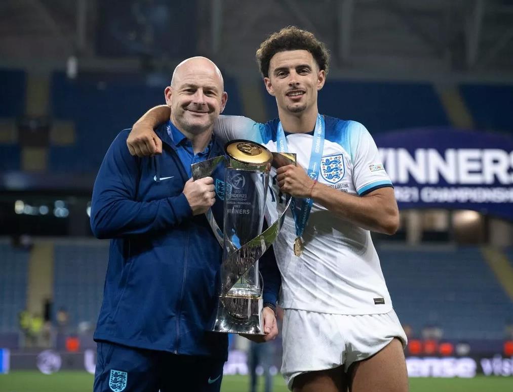 Tak Perlu Mencari Nama Besar, Inggris Bisa Belajar dari Spanyol dalam Pencarian Suksesor Southgate