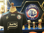 Arema FC Lakukan Revisi Penulisan Aksara Jawa pada Jersey Kandang