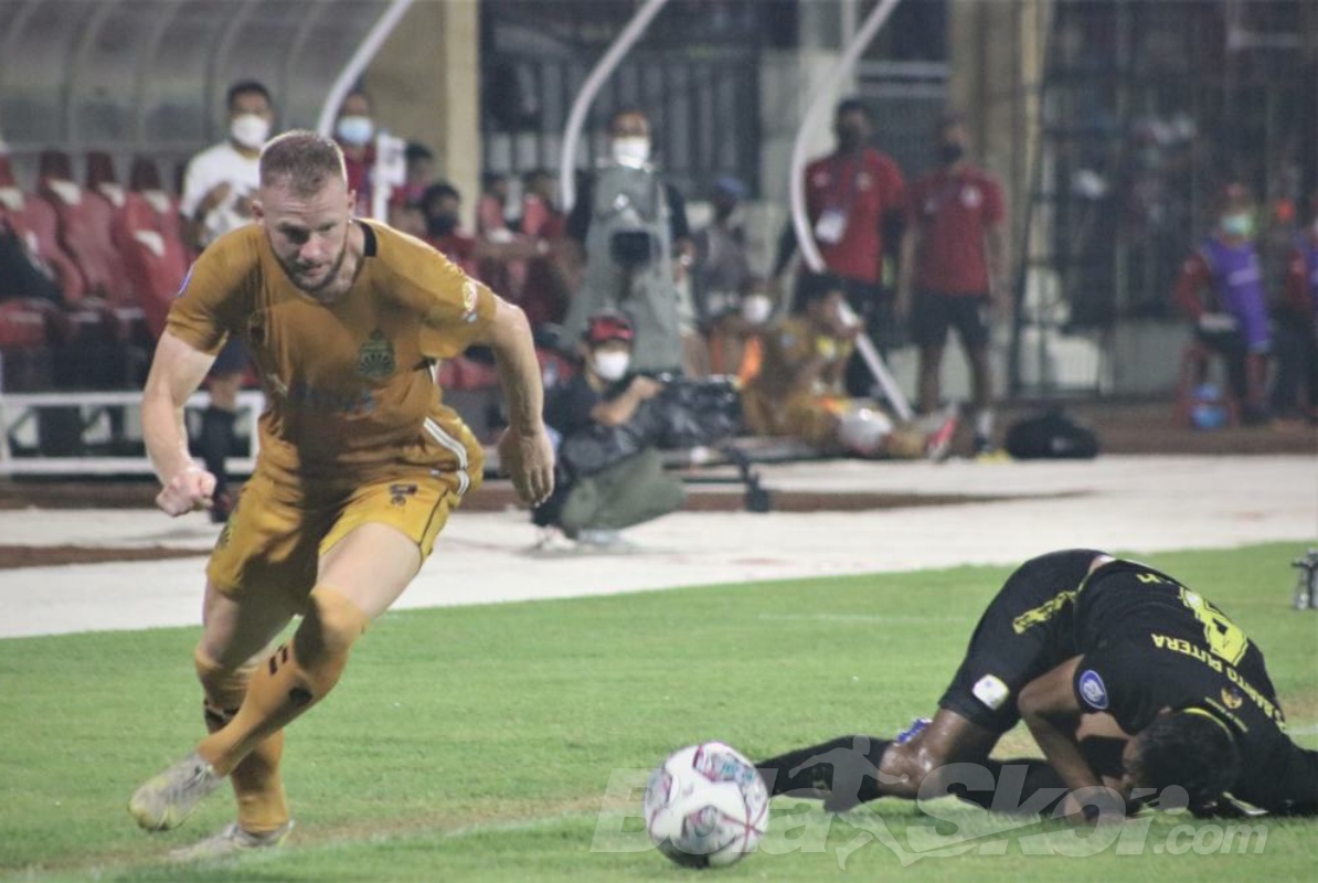 Pelatih Bali United Puji Bhayangkara FC, Singgung Melvin Platje
