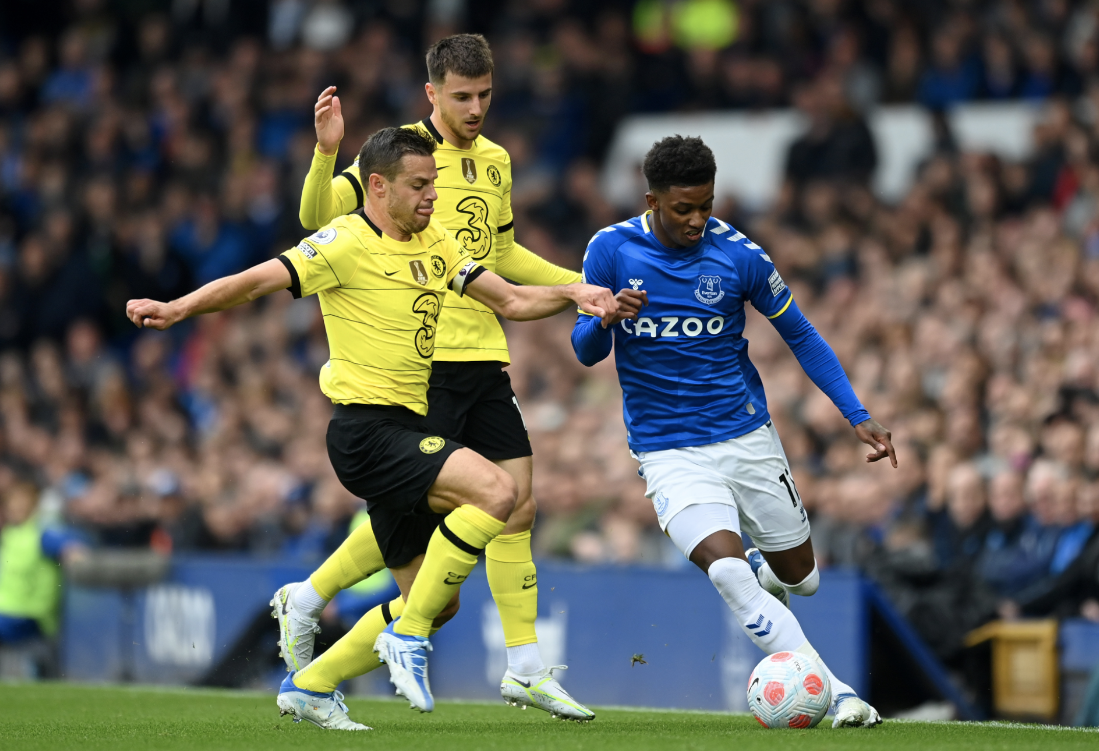 Hasil Pertandingan: Everton Kalahkan Chelsea, Milan Aman di Puncak