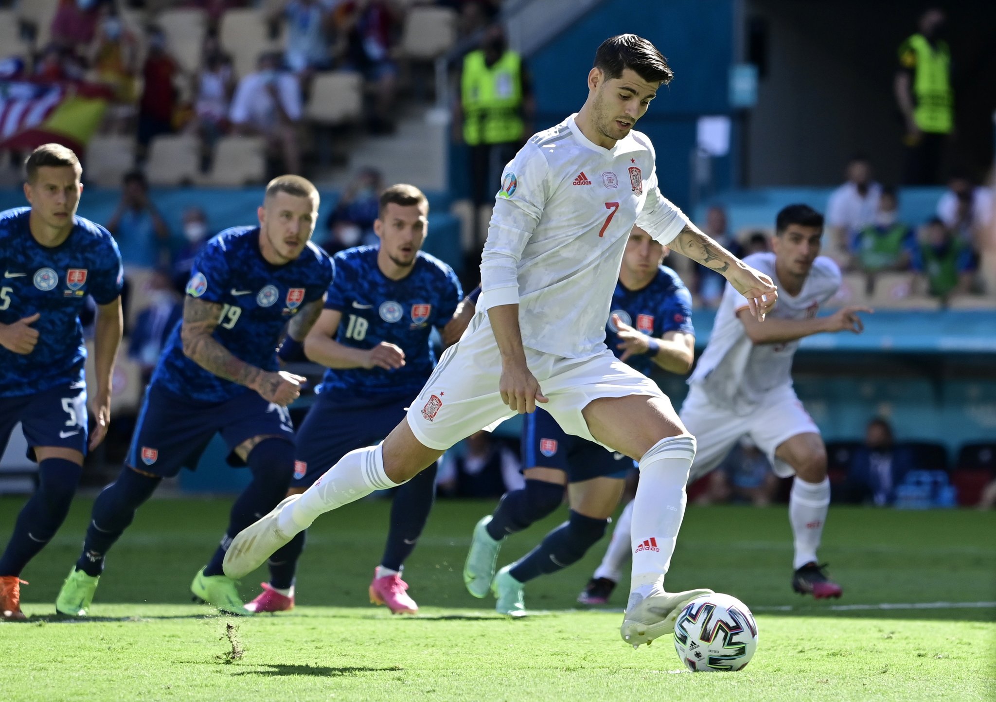 Melempem di Timnas Spanyol, Alvaro Morata Dapat Ancaman Mengerikan