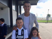 Cristiano Ronaldo Wujudkan Mimpi Anak Penderita Tumor Otak