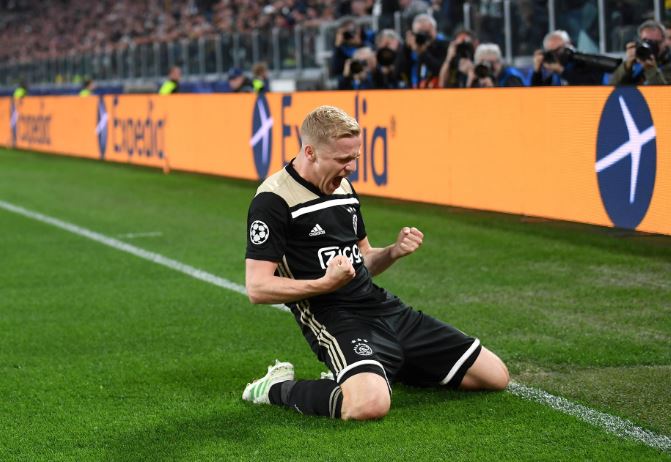 Sepakat soal Harga dengan Ajax, Manchester United Kian Dekat Rekrut Donny van de Beek